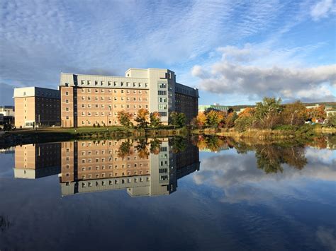 Newfoundland Memorial Üniversitesi